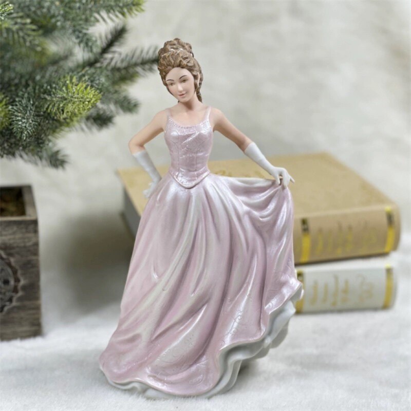 Vintage Porcelain Lady Figurin - đánh giá và giá Women'S Accessories Louis Vuitton
